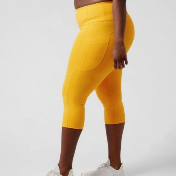 Athleta Ultimate Stash II Capri Gold with Pockets - Size 1X - Picture 2 of 11